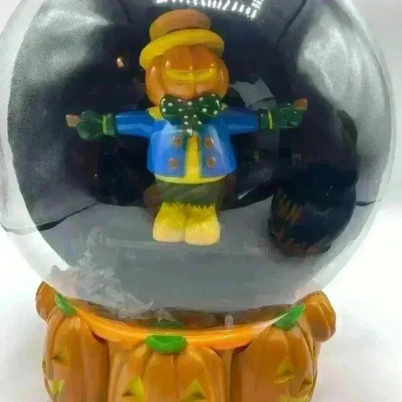 Gemmy Blizzard Hurricane Tornado Snow Globe Halloween Pumpkin Bats Lights Sound - Picture 6 of 6